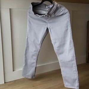 Classic Women's 10 (fit more like 8) Nygard Grey Straight Leg Stretch Capris